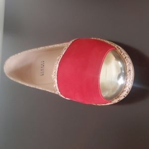 Gently worn Stuart Weitzman Tipadrille Suede Red Gold Flats Loafer Size 9